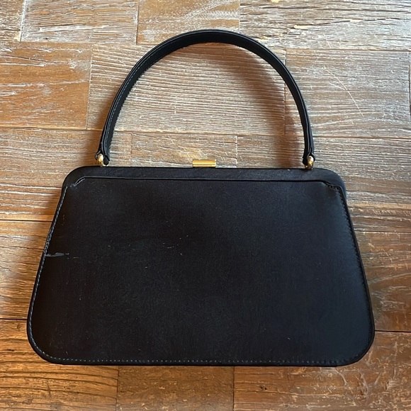 Lulu Guinness We Suffer To Be Beautiful Handbag🖤 - Picture 3 of 13